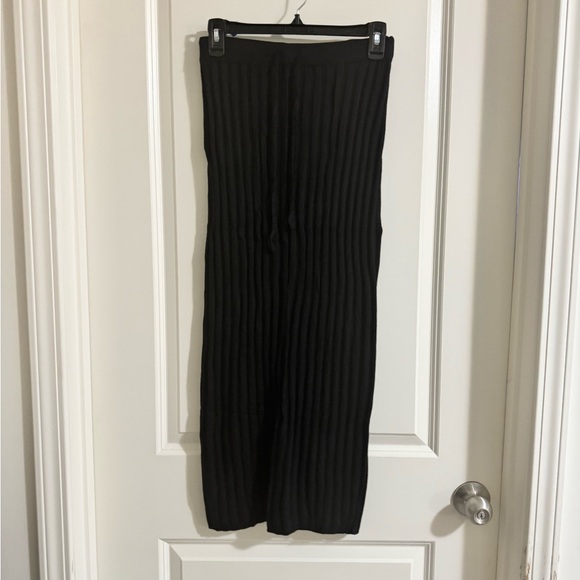 NWT Sm Black Sleeveless Ribbed top and bottom skirt (KLWCJFFF) - Picture 5 of 14